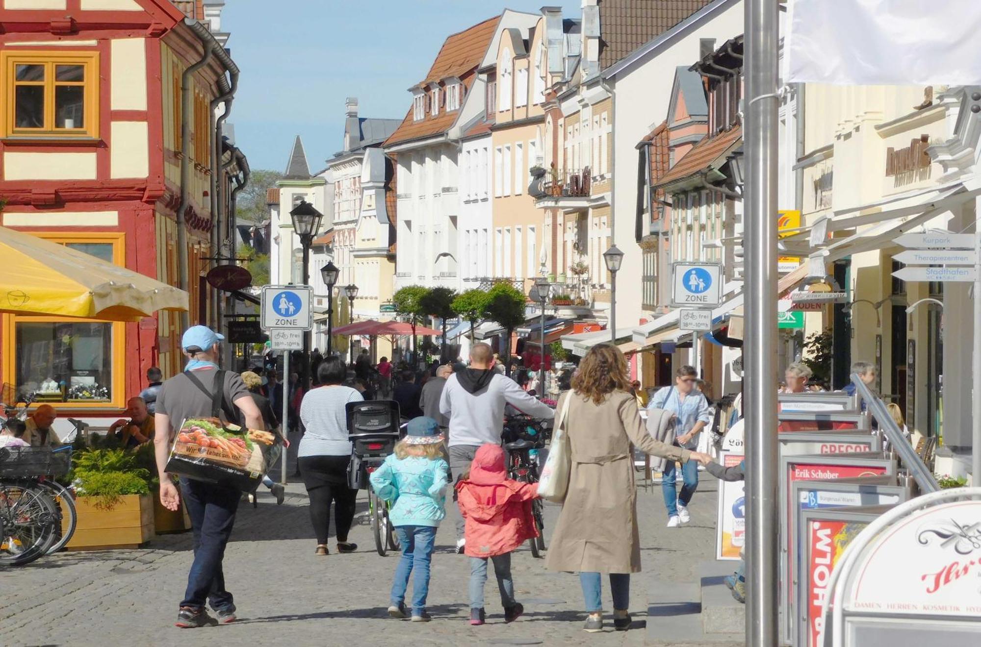 Grosse Sommerliebe - Ferienhaus Nah Am Volksbad Und Radwanderweg Waren  Kültér fotó